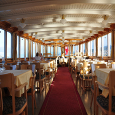 Cruise ship dining